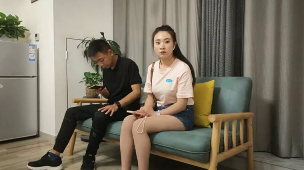 超级婬小黄文刺激自慰,被c到喷水嗯H办公室1v1,牛仔短裤漂亮妹子美腿抓着大屌深喉,抬起腿侧入猛操的...